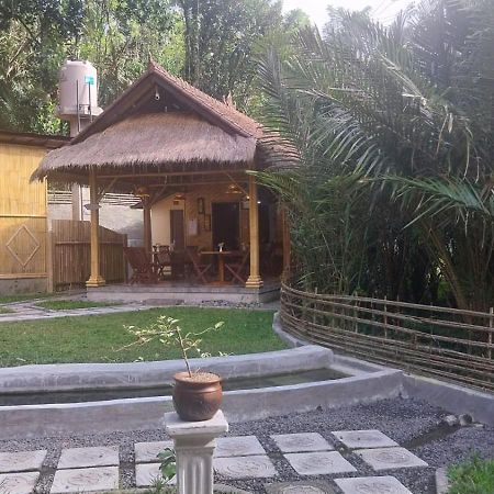 Pondok Sapta Sallaca Selat Extérieur photo