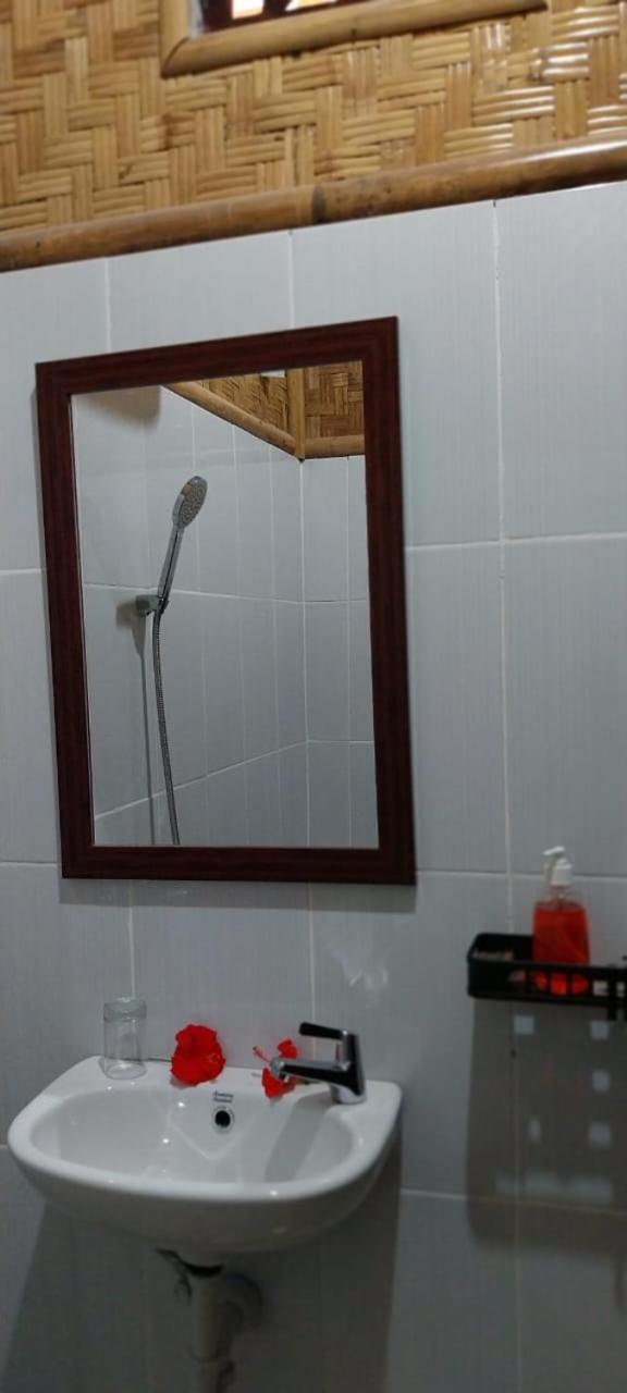 Pondok Sapta Sallaca Selat Extérieur photo